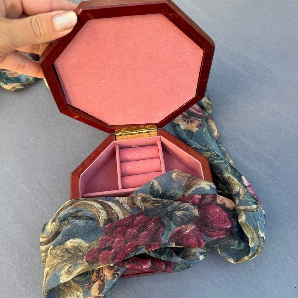 Floral Patterned Scarf with Vintage Wooden Jewellery Box - Picture 13 of 17